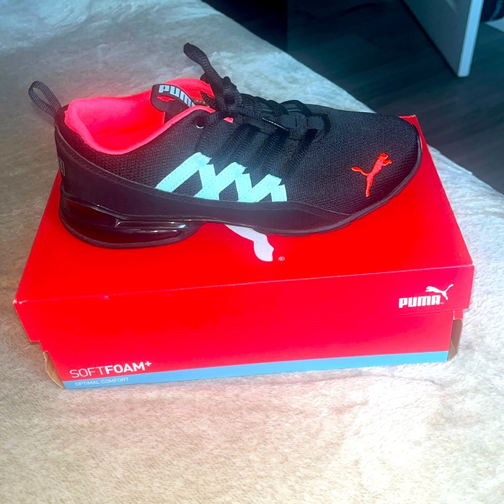 Woman’s Riaze Prowls size 7 1/2